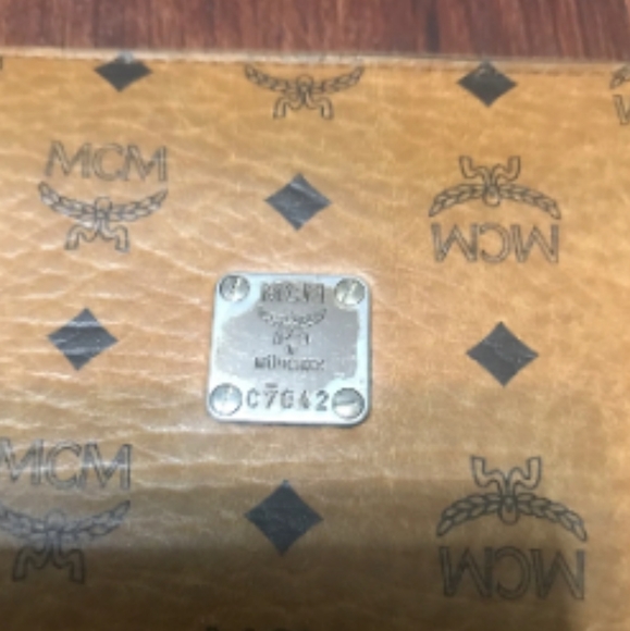 MCM Wallet - Picture 2 of 4